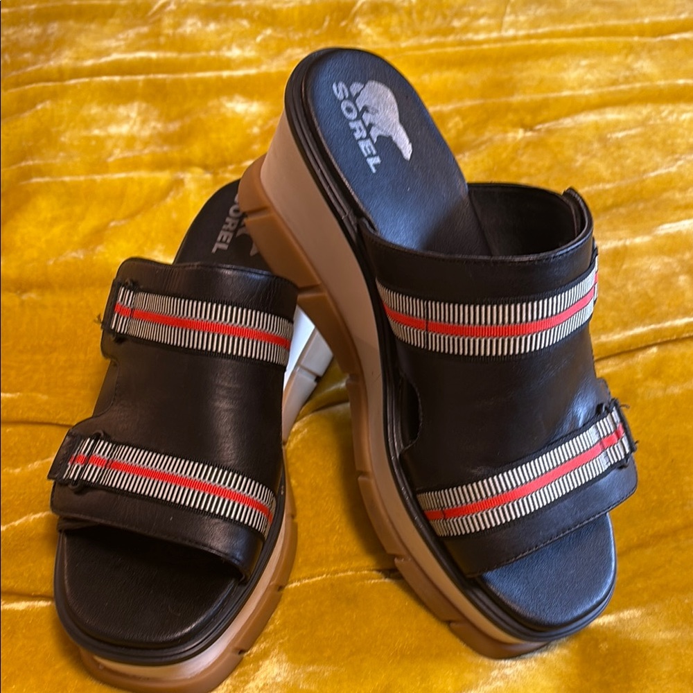 Sorel Black and Red Platform Slides size 8.5